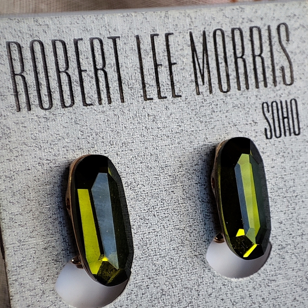 Robert Lee Morris Olive Green Faceted Crystal Vintage Clip Earrings Gold Tone - Picture 2 of 5